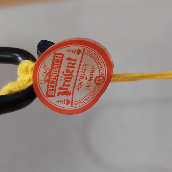 Vintage Steinbach Handmade Wooden Beekeeper Ornament. - Picture 4 of 7